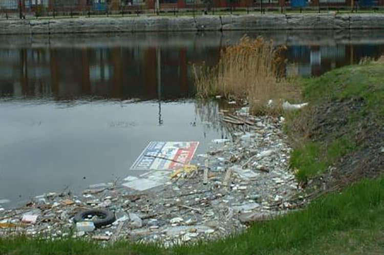 Water pollution in Montreal USA.